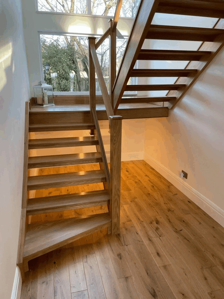 oak open riser L-shaped staircase