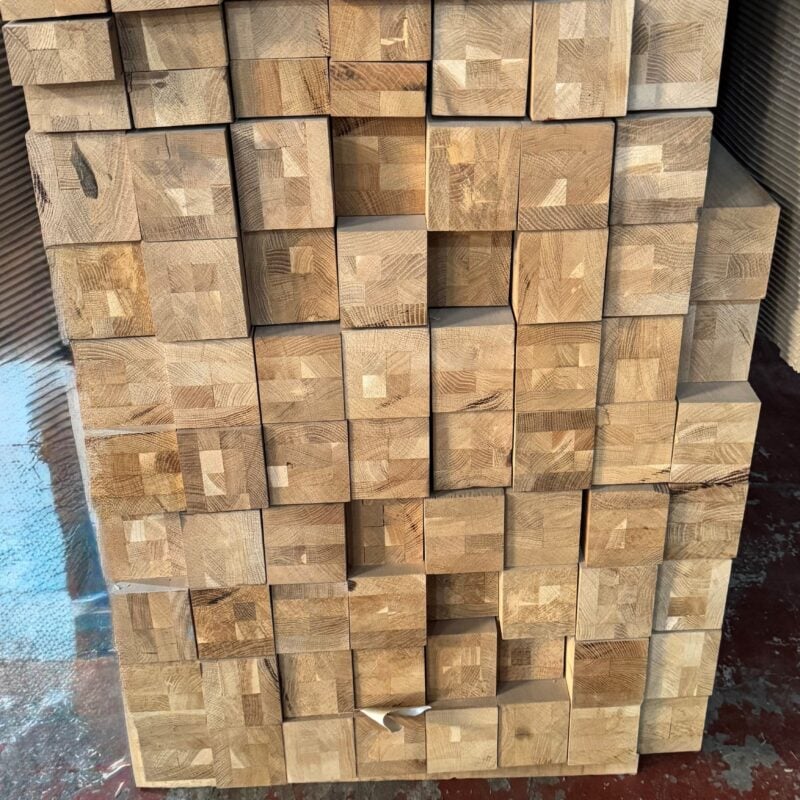 CLEARANCE - JOB LOT AT COST PRICE - Solid Oak Plain Square Newel Post 90mm x 90mm x 1500mm - Pallet Of 68